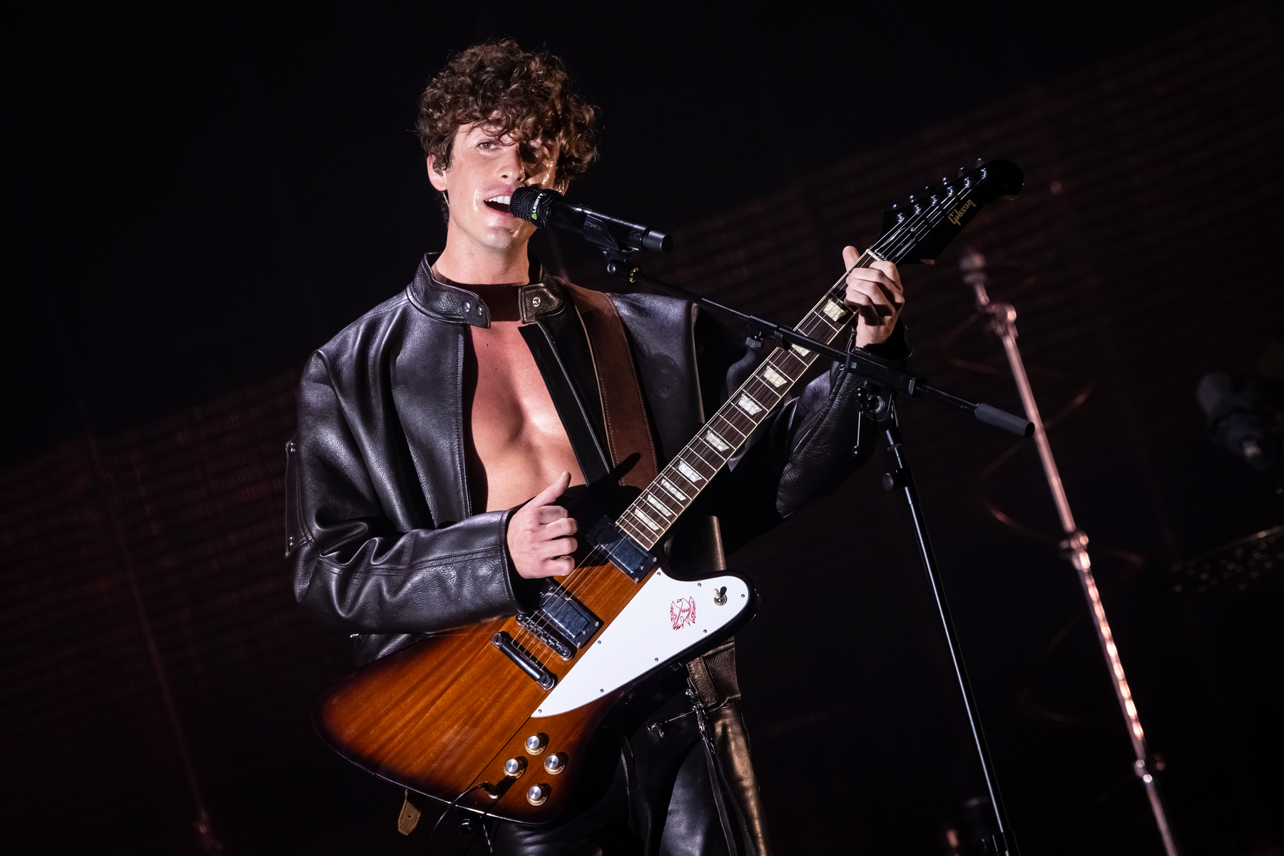 MADRID, SPAIN - OCTOBER 17: Guitarricadelafuente performs onstage during a concert at Movistar Arena on October 17, 2025 in Madrid, . (Photo by Aldara Zarraoa/Getty Images)