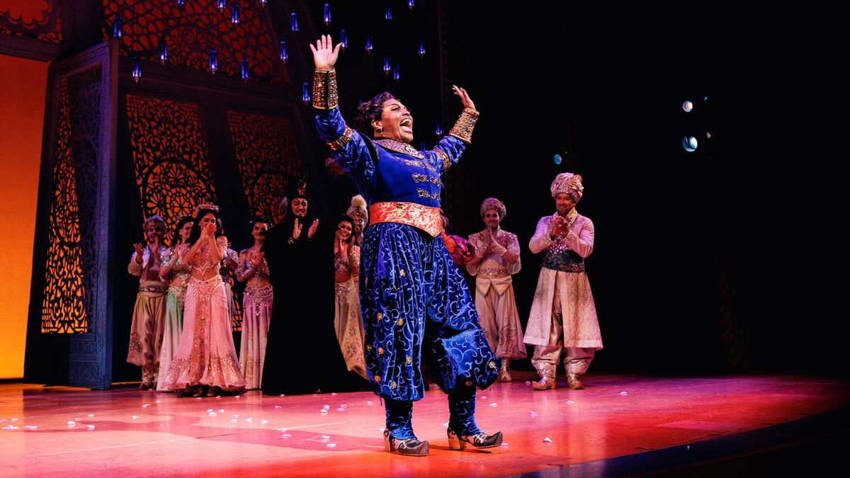 Photos robin roberts gayle king more celebrate sherri shepherd s aladdin broadway debut